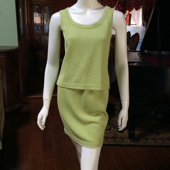 Beautiful St.John 3 Pieces Outfit - Picture 7 of 8